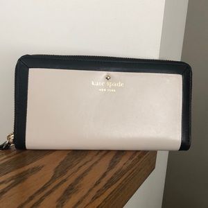 Kate Spade Zippered Wallet